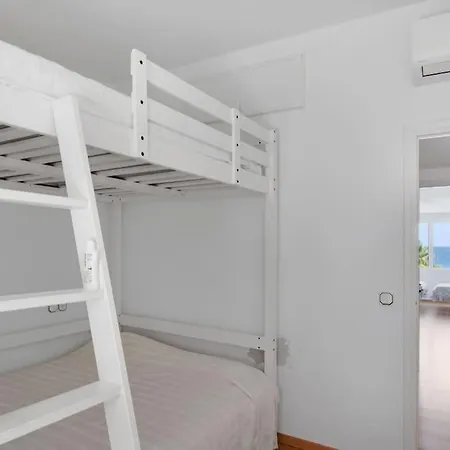 Adosada Con Jardin Y Piscina Con Acceso Al Mar - Dona Lola
