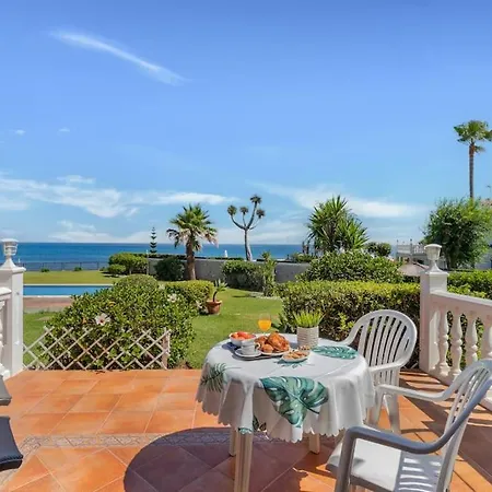 Adosada Con Jardin Y Piscina Con Acceso Al Mar - Dona Lola