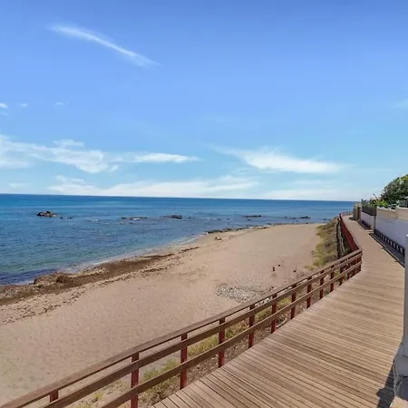 Adosada Con Jardin Y Piscina Con Acceso Al Mar - Dona Lola