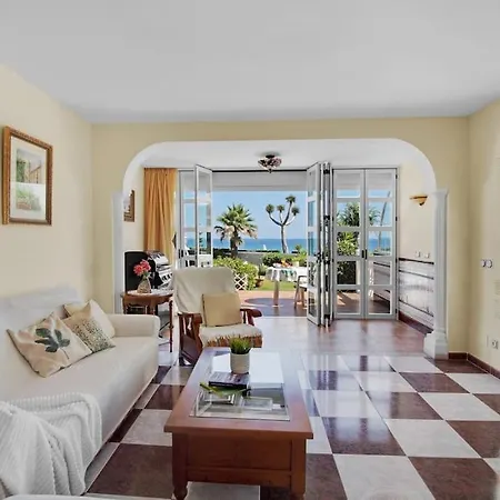 Holiday home Adosada Con Jardin Y Piscina Con Acceso Al Mar - Dona Lola Sitio de Calahonda